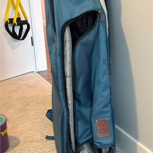 Axiom Racquet Bag 2.0 9 holds rackets